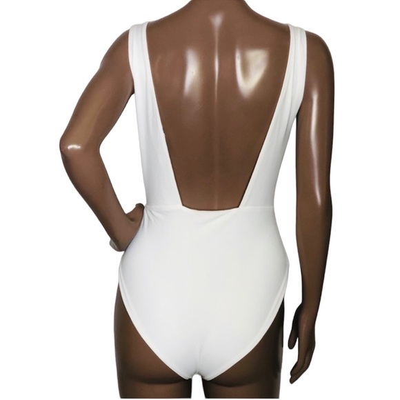 Tiger Mist Harlow Sleeveless V neck Cut Out Low Back Backless Bodysuit Top New! - Picture 4 of 4